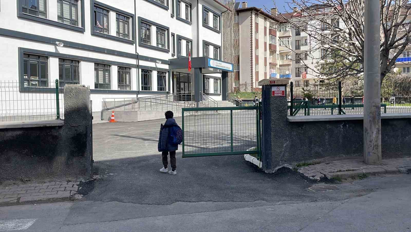 sivasta egitim sendikalarinin is birakma cagrisi karsilik bulmadi 3 C38p7hLK