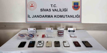 sivasta-es-zamanli-uyusturucu-operasyonu-5-tutuklama-Zdz6XqOW.jpg