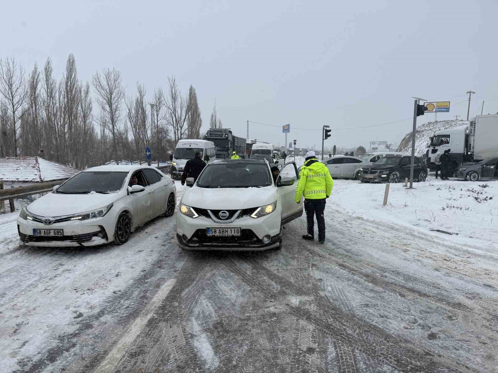 sivasta etkili olan kar hayati durma noktasina getirdi 3