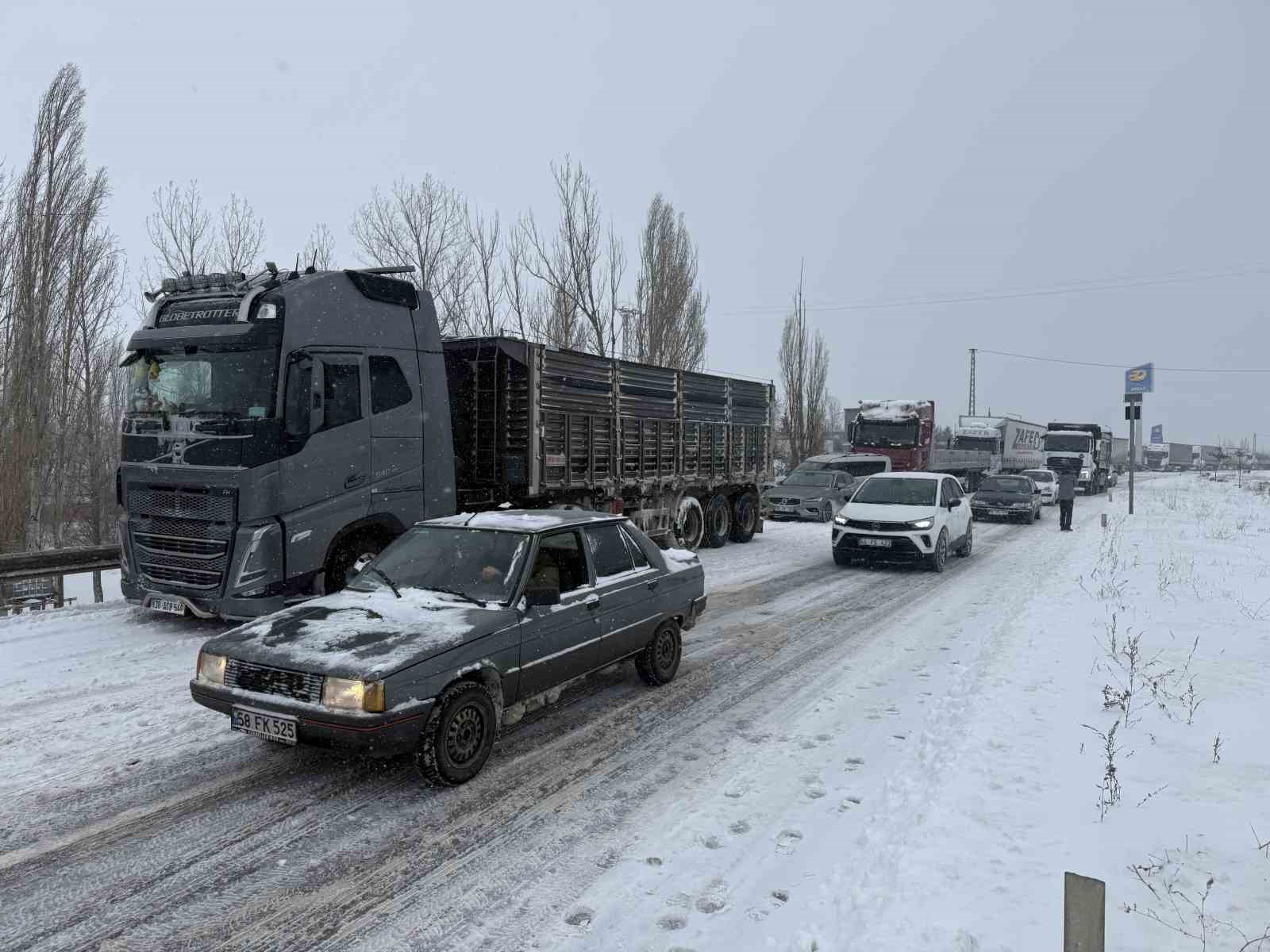sivasta etkili olan kar hayati durma noktasina getirdi 4 PVMpf2Ou