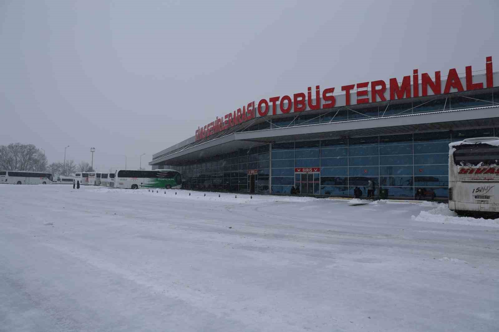 sivasta etkili olan kar hayati durma noktasina getirdi 6 ZJrRsnuv
