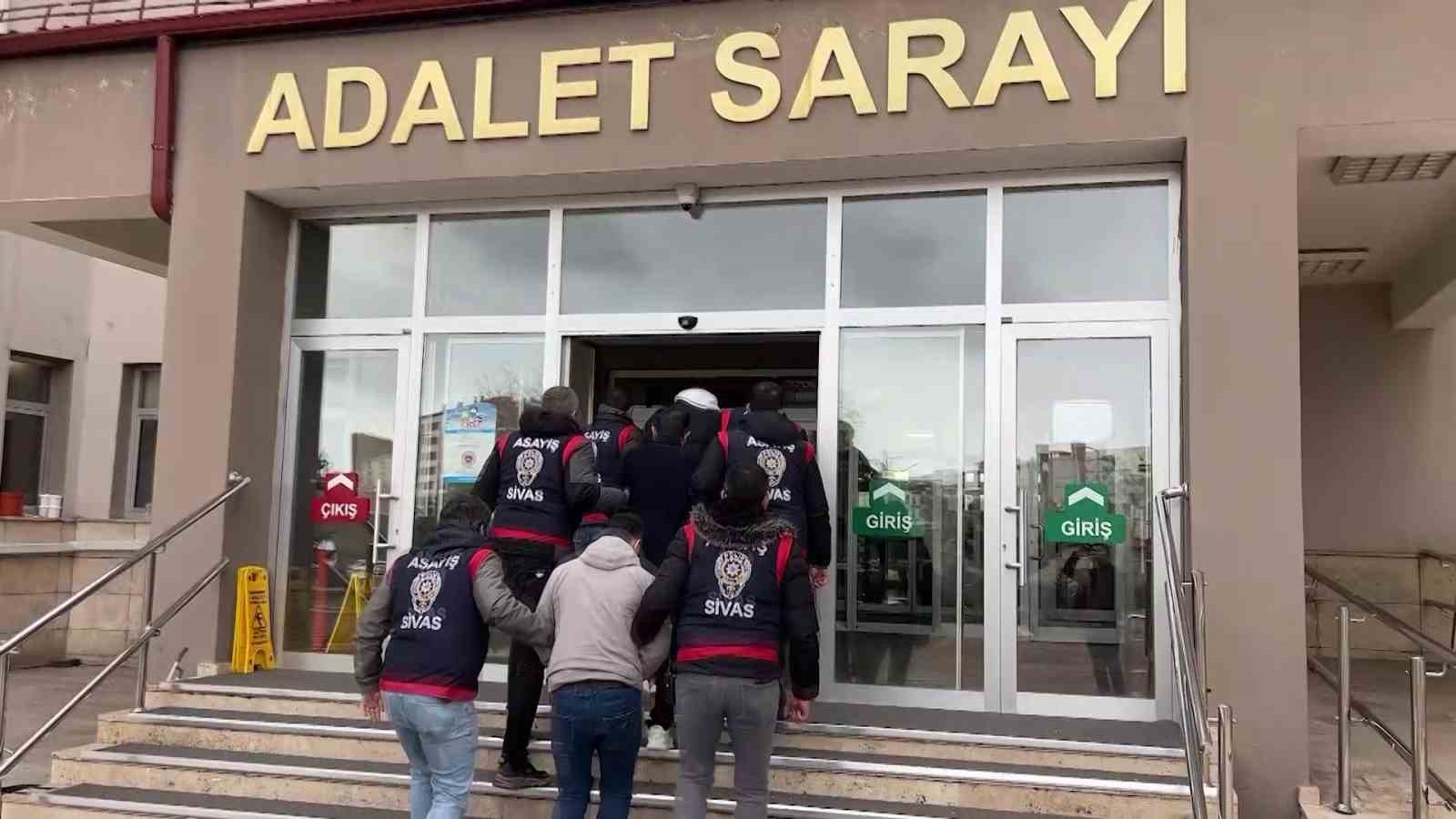 sivasta gayrimenkul vaadiyle 24 milyonluk vurgun operasyonu 1 DnZqdpLt