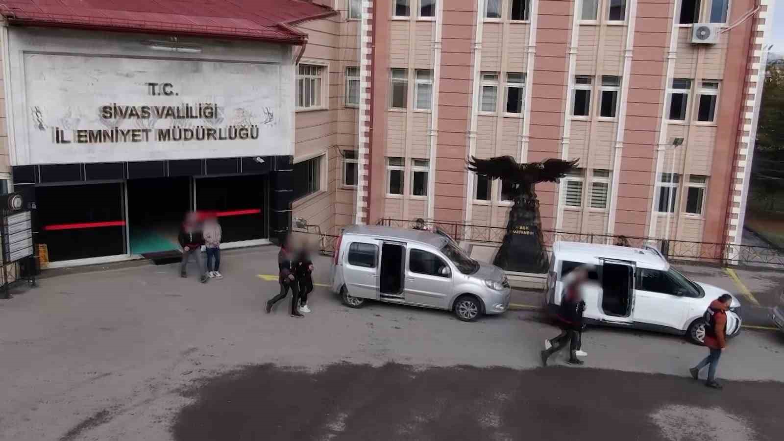 sivasta gayrimenkul vaadiyle 24 milyonluk vurgun operasyonu 2 sbt7Tt6E