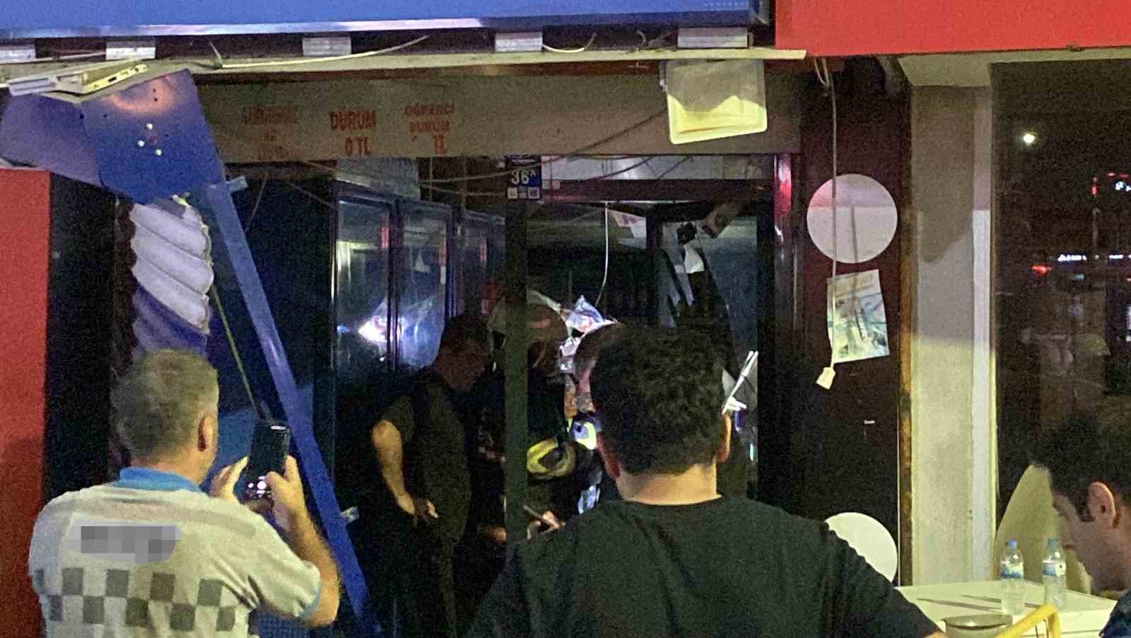 Sivas’ta gece yarısı korkutan patlama 14 sivasta gece yarisi korkutan patlama 10 K9ThOlIz