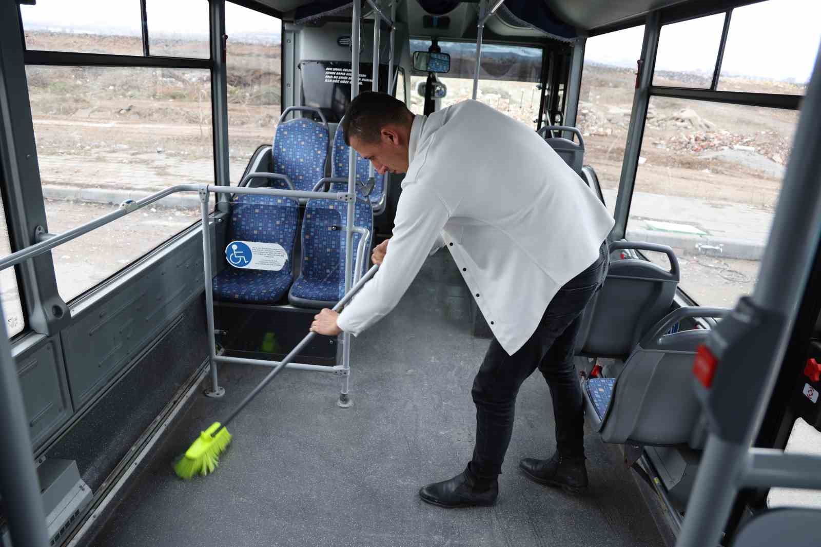 sivasta halk otobusu soforunun hareketi takdir topladi 2 V8MWrUSg