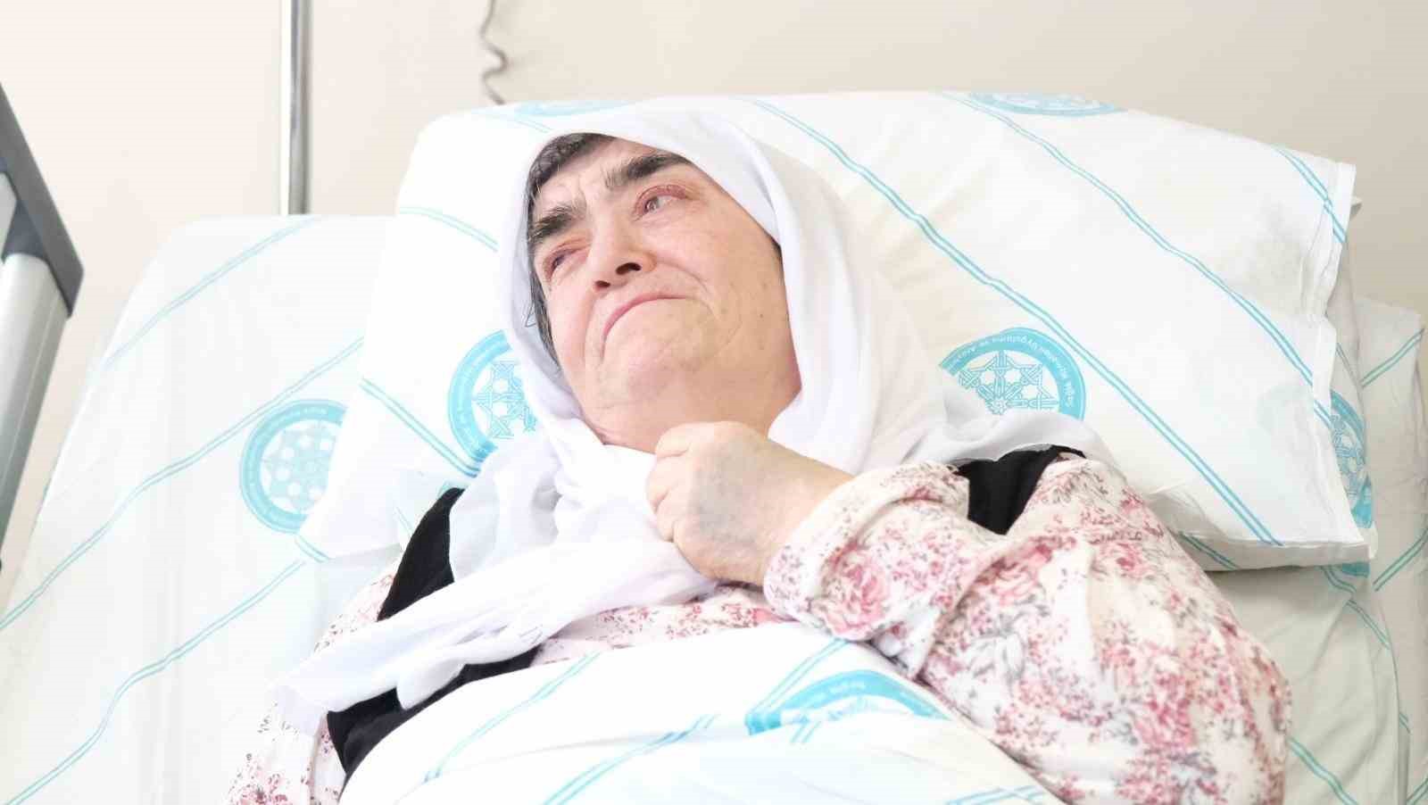 sivasta hastanin gogus duvarindaki 8 kiloluk tumor basariyla cikarildi 4 KRluiea8