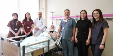 sivasta-hastanin-gogus-duvarindaki-8-kiloluk-tumor-basariyla-cikarildi-XL3JjQLL.jpg