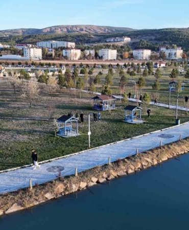sivasta-hava-sicakliklari-mevsim-normalleri-uzerinde-seyretti-vatandaslar-hafta-sonunu-piknik-alanlarinda-gecirdi-r9upOcfW.jpg