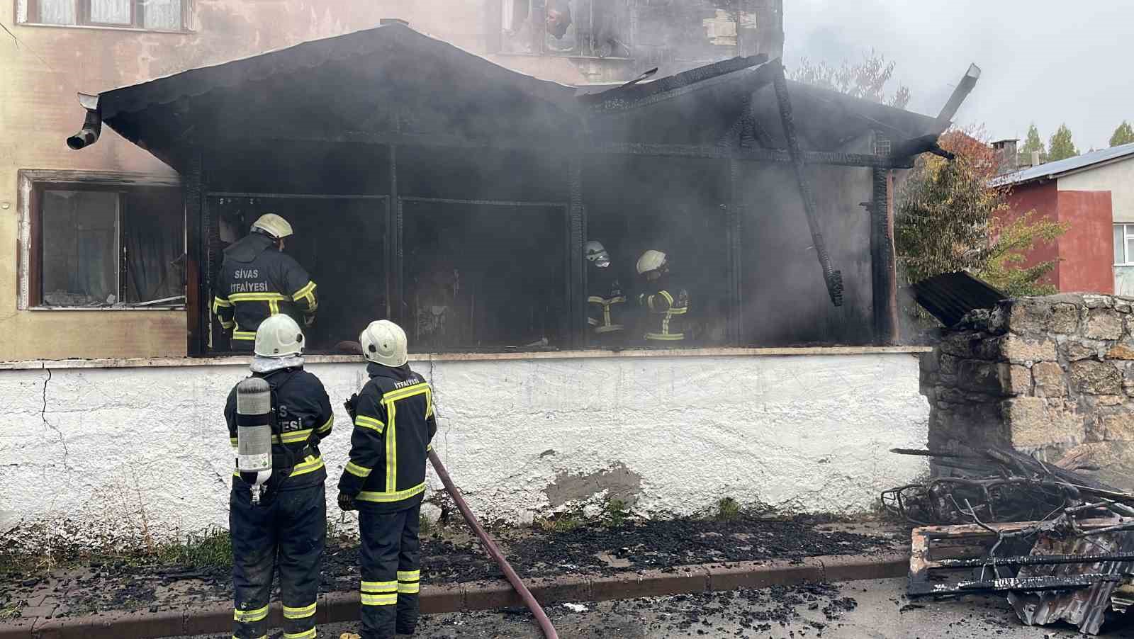 sivasta ikamet yangini kundaklama suphesiyle 1 gozalti 4 iUE4OmXQ