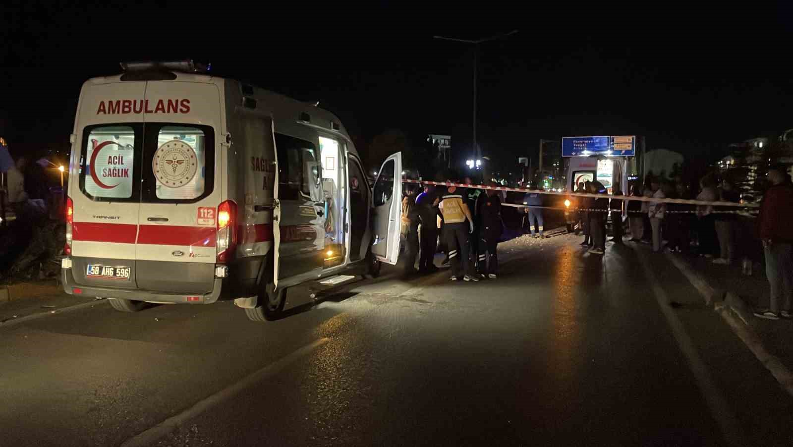 sivasta iki otomobil carpisti 2si cocuk 5 yarali 5