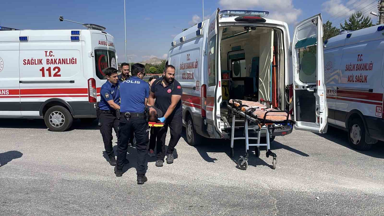 Sivas’ta kamyonetler çarpıştı: 5 yaralı 7 sivasta kamyonetler carpisti 5 yarali 3 vT1UCHzZ