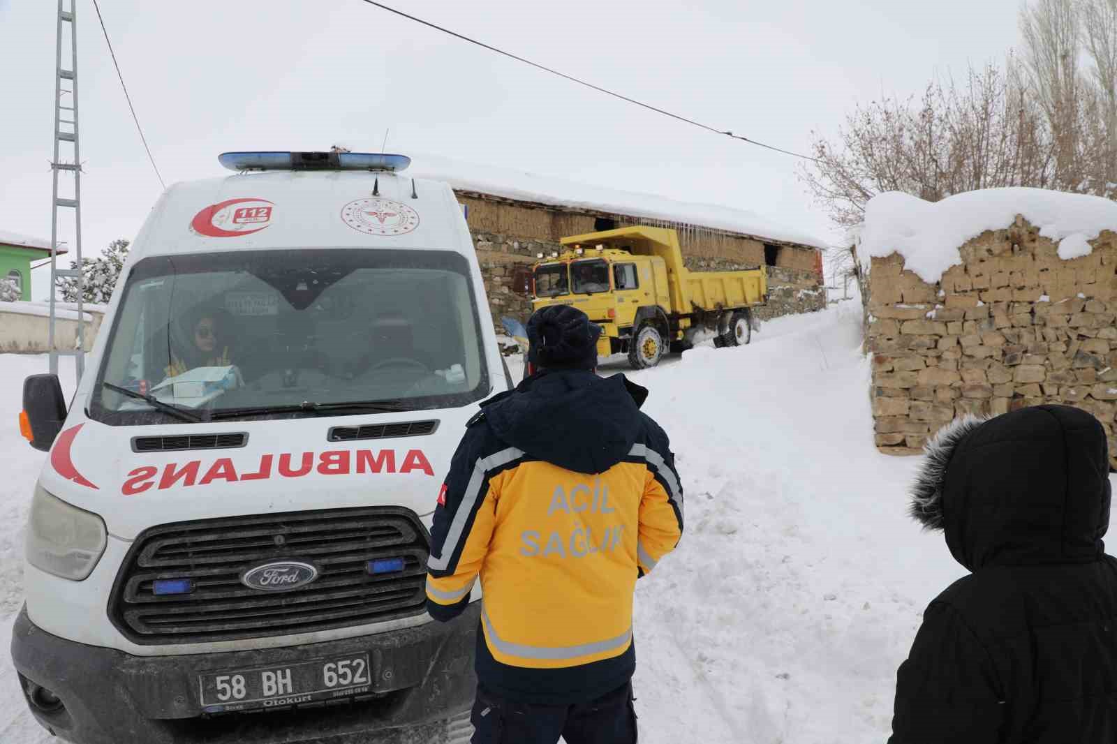 sivasta kar engeline takilan hasta icin ekipler seferber oldu 4