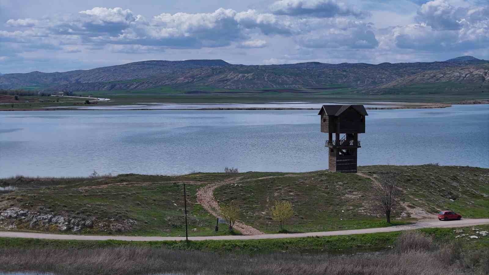 sivasta kar eridi yagmurlar artti kentin en buyuk golu tasti 3 DqbJ2mf6