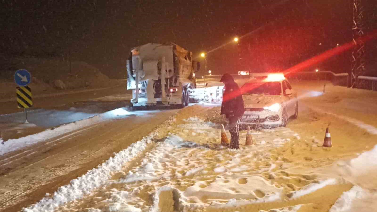 sivasta kar esareti mahsur kalan 700 kisi okul yurtlarina yerlestirildi 2 Ca9AJRtE
