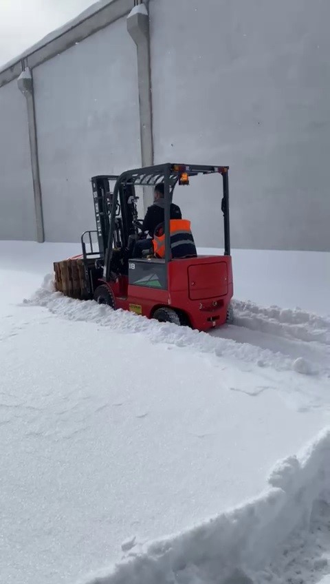 sivasta kar ve dondurucu soguk renkli goruntuler olusturdu 5 3svtVRgT