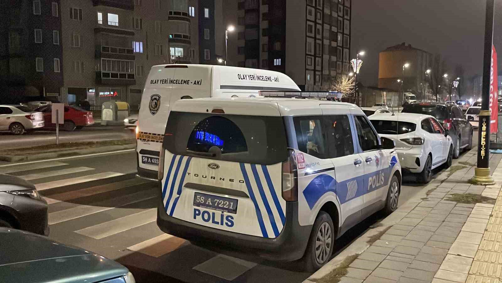sivasta kardes cinayeti tartistigi agabeyini bicaklayarak oldurdu 5