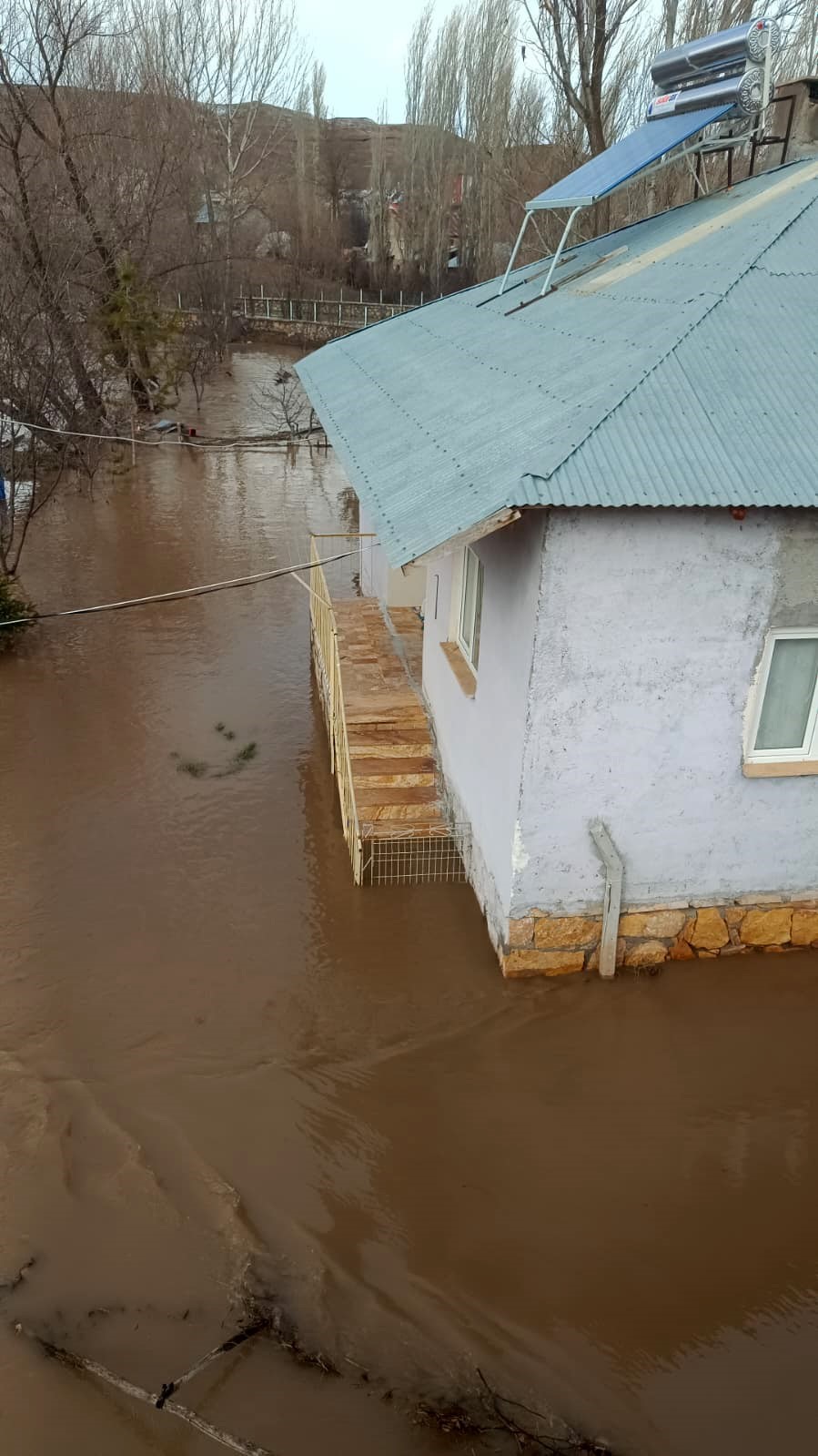 sivasta karlarin erimesi ile dereler tasti tarim arazileri gole dondu 4 6zqs4EyB
