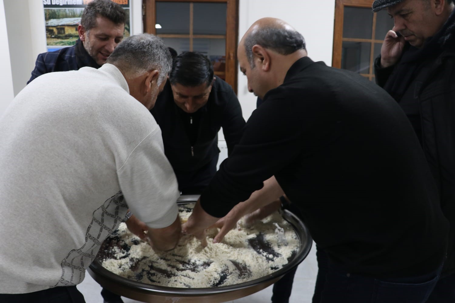sivasta kis gecelerinin vazgecilmez lezzeti tel helva kulturu yasatiliyor 1 3tkjkWE7