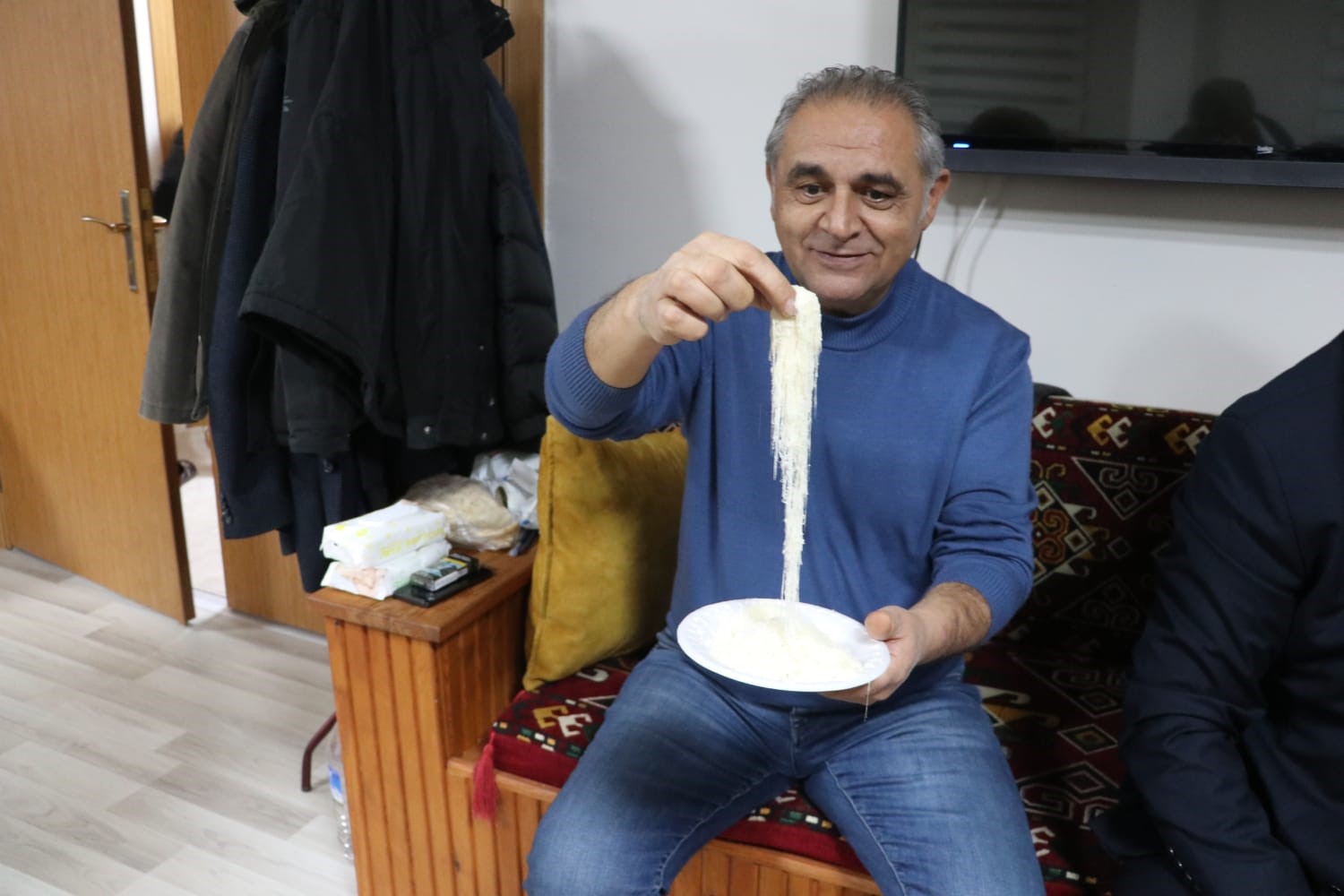 sivasta kis gecelerinin vazgecilmez lezzeti tel helva kulturu yasatiliyor 2 2FX4zAPG