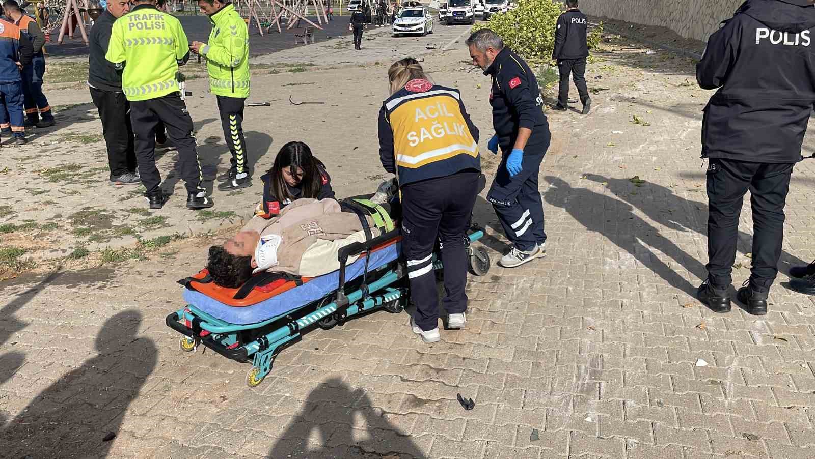 sivasta minibus istinat duvarindan asagi devrildi 4 yarali 4 Z1IXqJnU