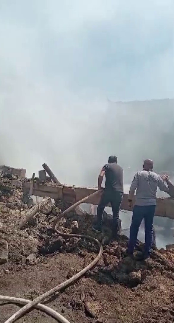 Sivas’ta mutfak tüpü patladı, çıkan yangında bir kişi dumandan etkilendi 5 sivasta mutfak tupu patladi cikan yanginda bir kisi dumandan etkilendi 1 l72Oa9RO