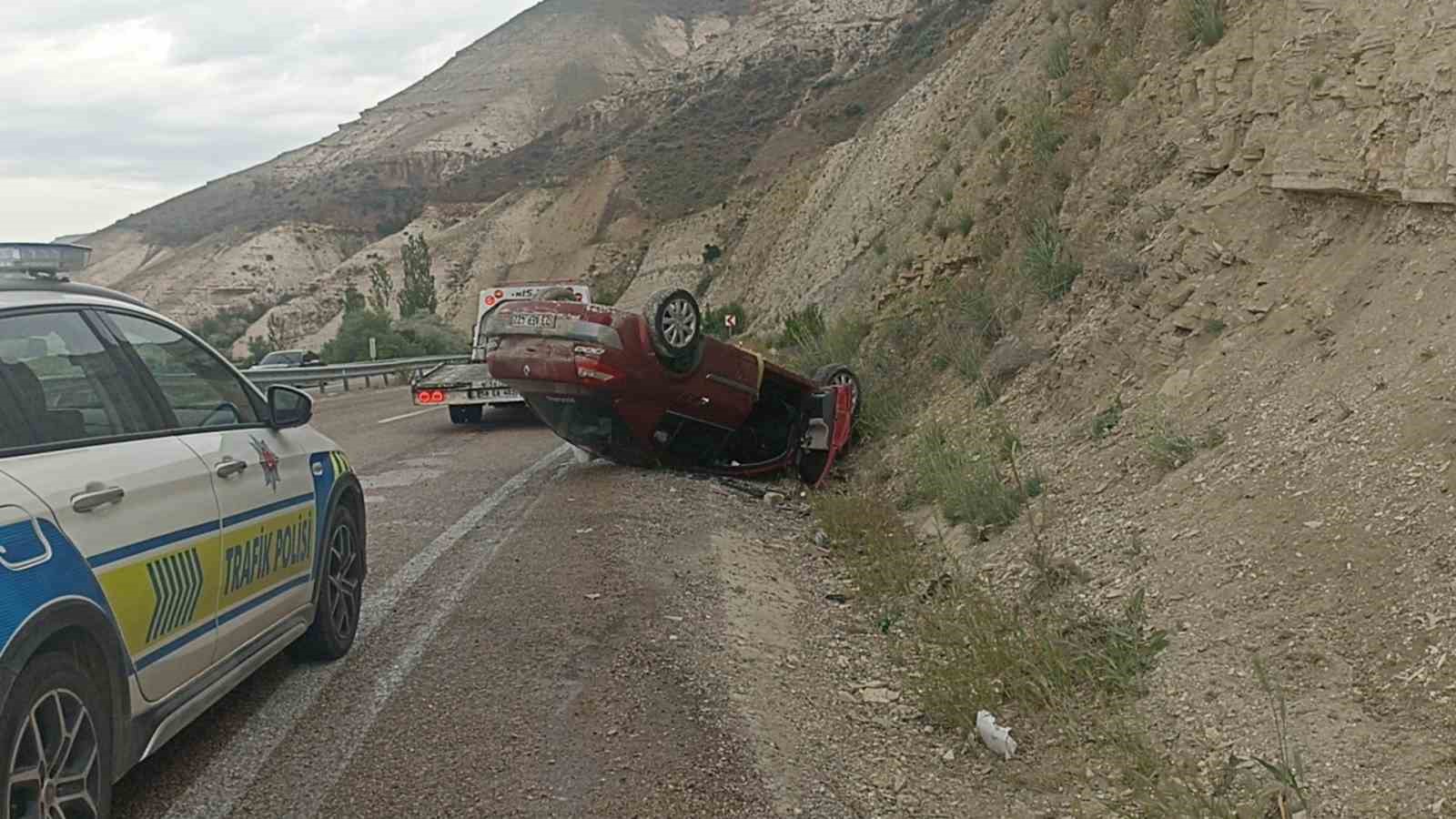 Sivas’ta otomobil takla attı: 2’si ağır 3 kişi yaralandı 5 sivasta otomobil takla atti 2si agir 3 kisi yaralandi 1 jFVazs2P