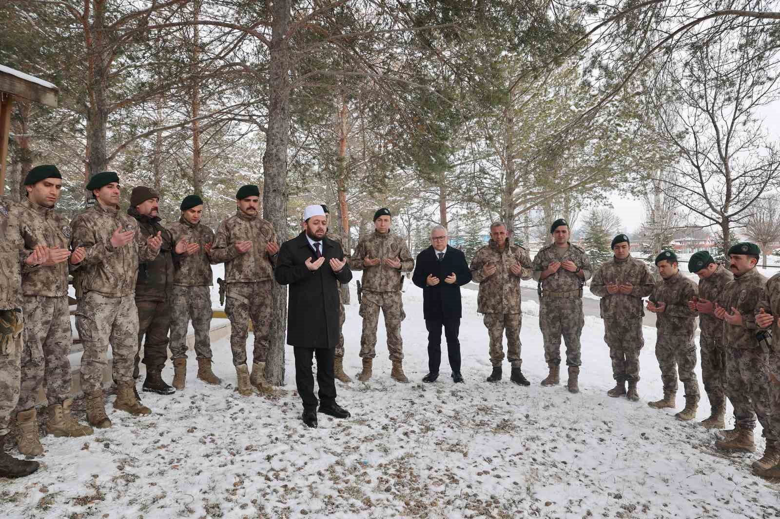 sivasta poh timleri dualarla suriyeye ugurlandi 7 2aAC3yIZ