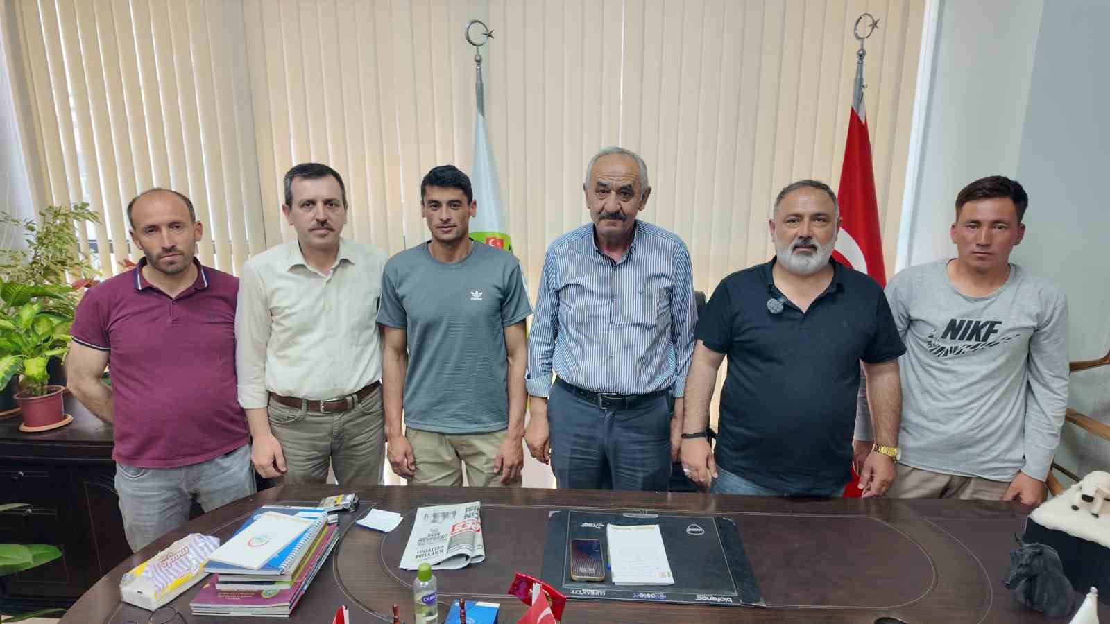 sivasta resmi izinli ilk yabanci cobanlar goreve basladi 1 W6KSG8as