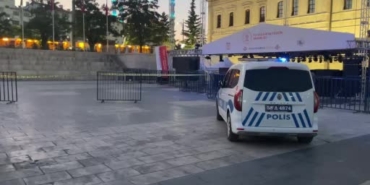 sivasta-sahipsiz-bebek-cantasi-ekipleri-harekete-gecirdi-patlatilan-cantanin-icinden-bebek-bezi-cikti-RF9z2qCP.jpg