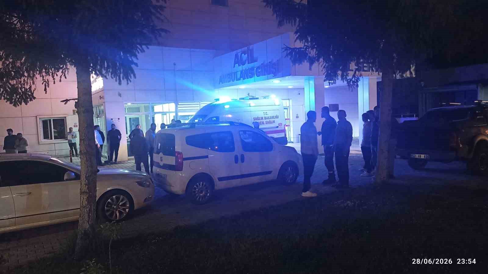 sivasta sozlu tartisma silahli kavgaya dondu 1 agir yarali 1