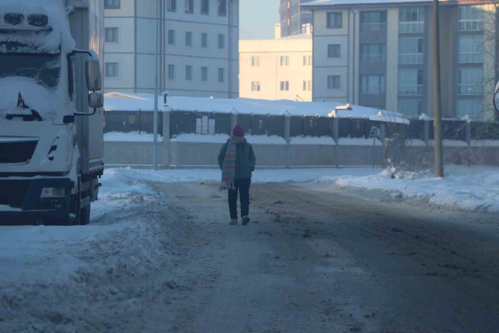 sivasta termometreler eksi 19 dereceyi gosterdi 2