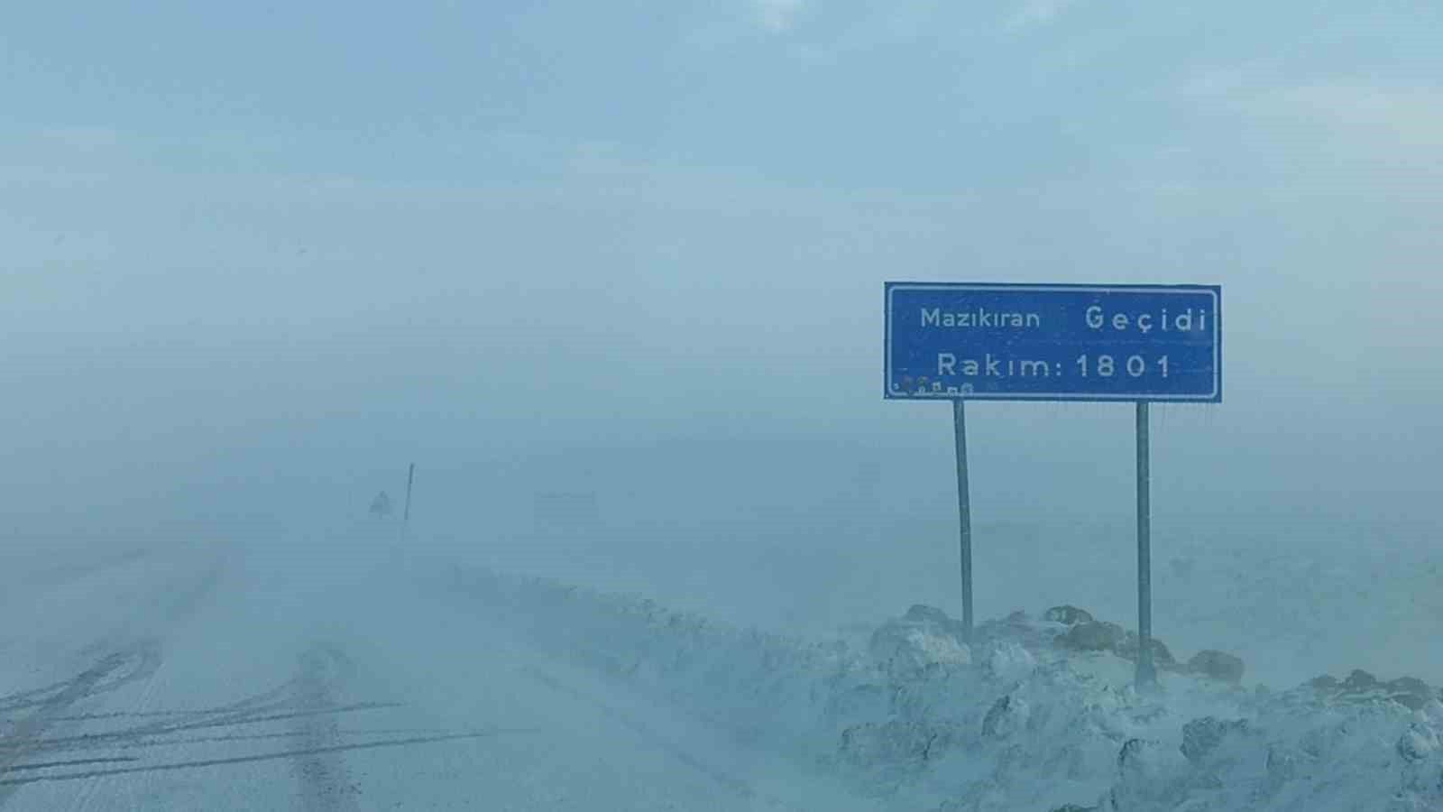 sivasta tipi ulasimi aksatti kilometrelerce tir kuyruklari olustu 1 nOAwSD3X