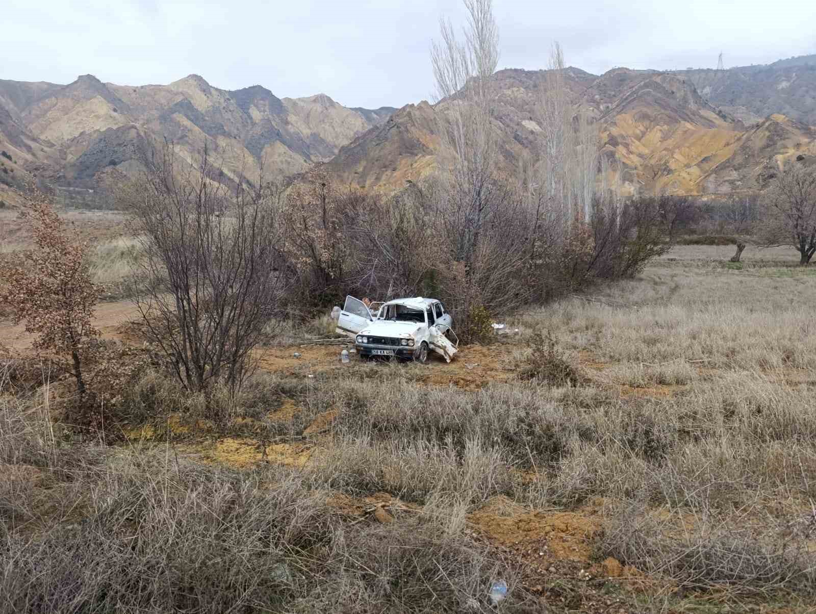 Sivas’ta trafik kazası: 1 ölü, 2 ağır yaralı 4 sivasta trafik kazasi 1 olu 2 agir yarali 0 vVA4kySs