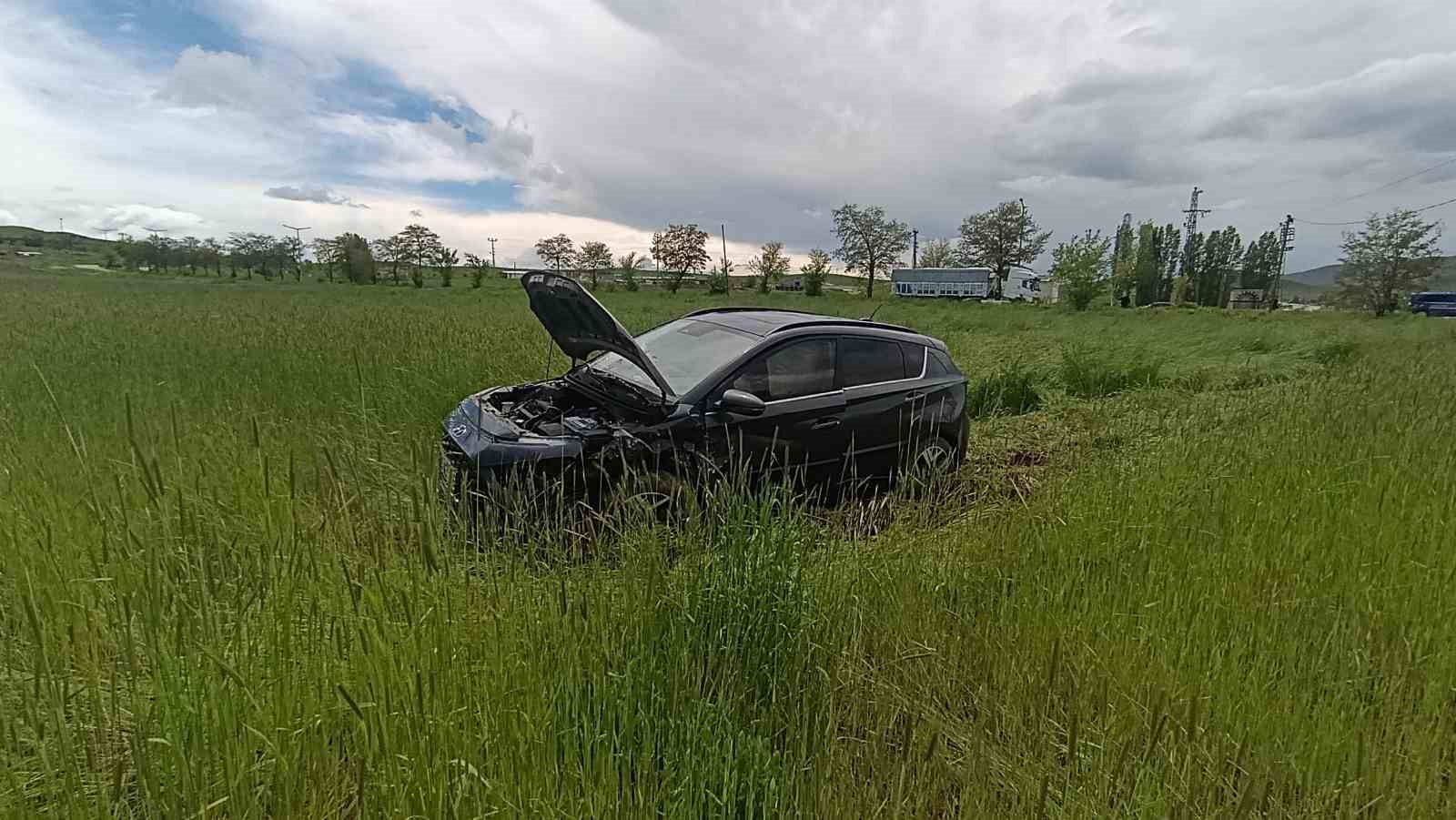 Sivas’ta trafik kazası: 1’i çocuk 3 yaralı 4 sivasta trafik kazasi 1i cocuk 3 yarali 0 U19X6m5c