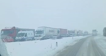 sivasta-ulasima-kar-engeli-sivas-malatya-ve-sivas-kayseri-kara-yollari-trafige-kapatildi-C9W5bfbl.jpg