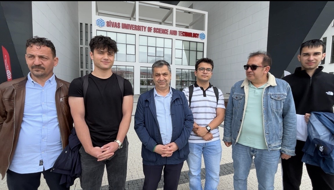 sivasta universite adaylari sinav heyecanini prova ile attilar 0 jHjdCSpw