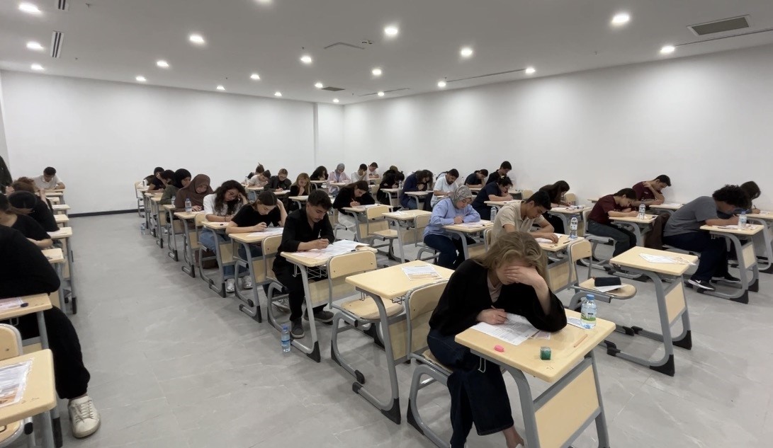 sivasta universite adaylari sinav heyecanini prova ile attilar 2 kGG3M4rs
