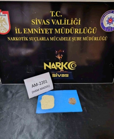 sivasta-uyusturucu-operasyonu-3-kisi-tutuklandi-nZE1dyRk.jpg