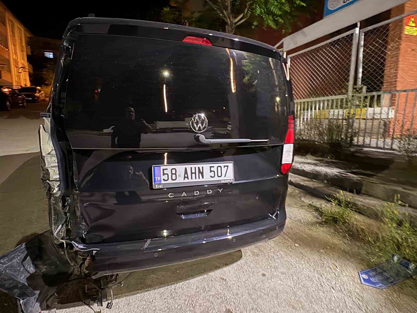 sivasta zincirleme trafik kazasi 5 yarali 0 w5iNBLOJ