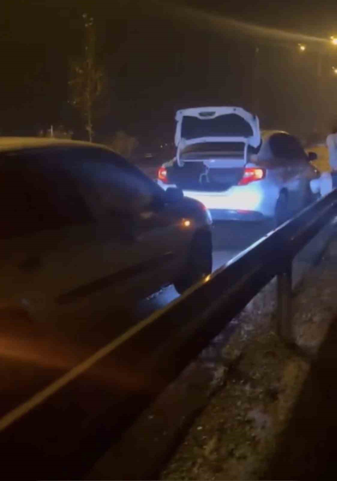 siverek diyarbakir yolunda derin cukur onlarca aracta hasar olusturdu 1 3MeTQynT