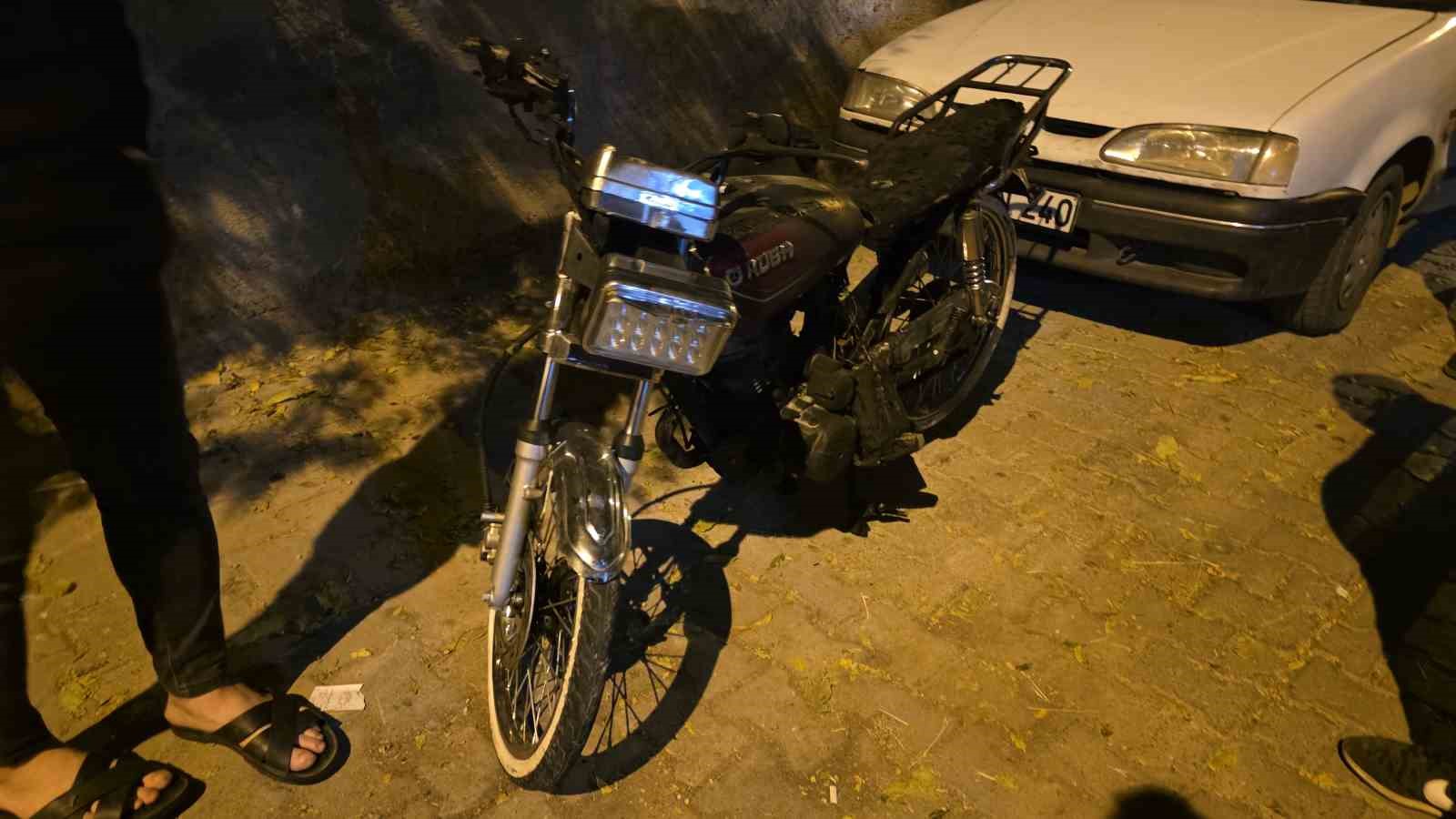 siverekte apartmanin girisine park edilen motosiklet yandi 2 ApyubnLw
