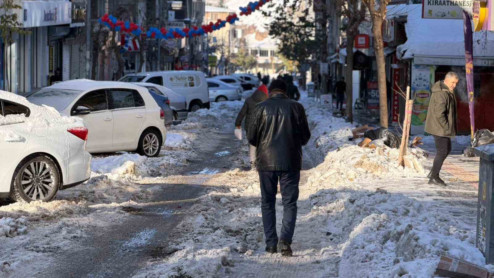 siverekte buz ve kar hayati durdurdu 3 lJXLWnVM