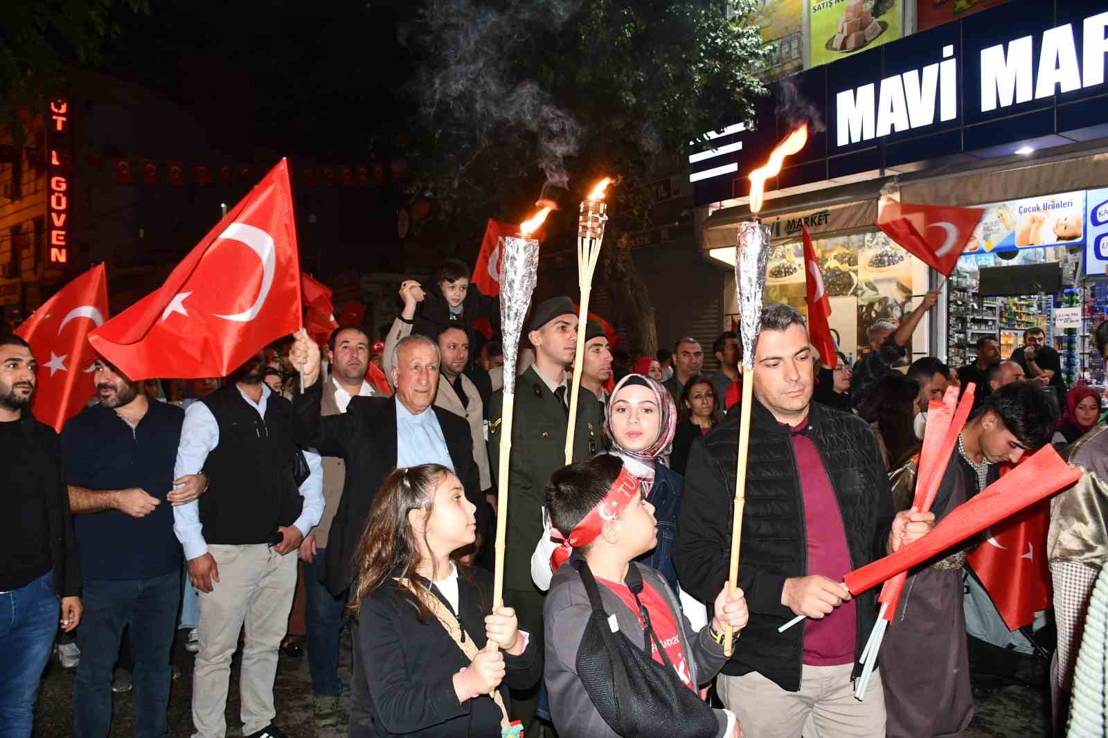 siverekte fener alayi yuruyusu duzenlendi 2 aRq8MJEL