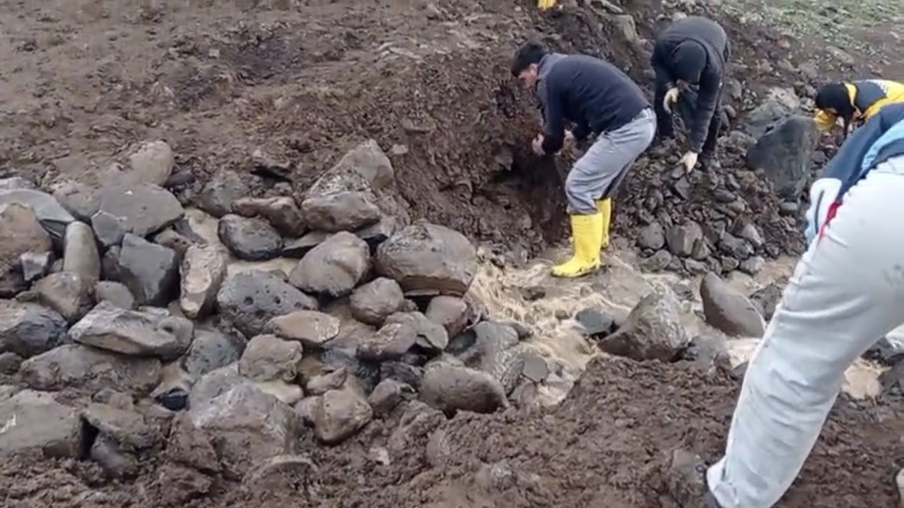 siverekte hasar goren sulama goletini vatandaslar onardi 3 rB1HWvQ2