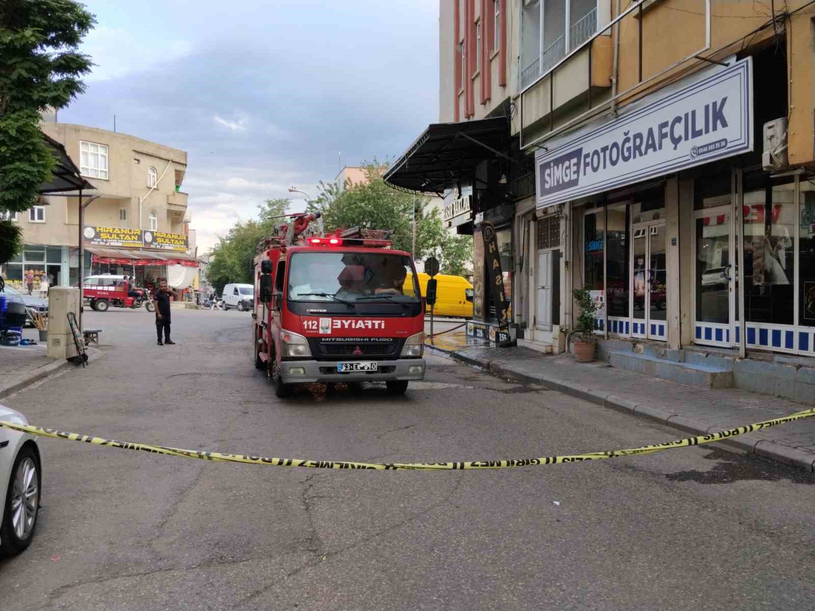 Siverek’te iş yerinde çıkan yangın korku dolu anlar yaşattı 9 siverekte is yerinde cikan yangin korku dolu anlar yasatti 5 EbdpnbmH