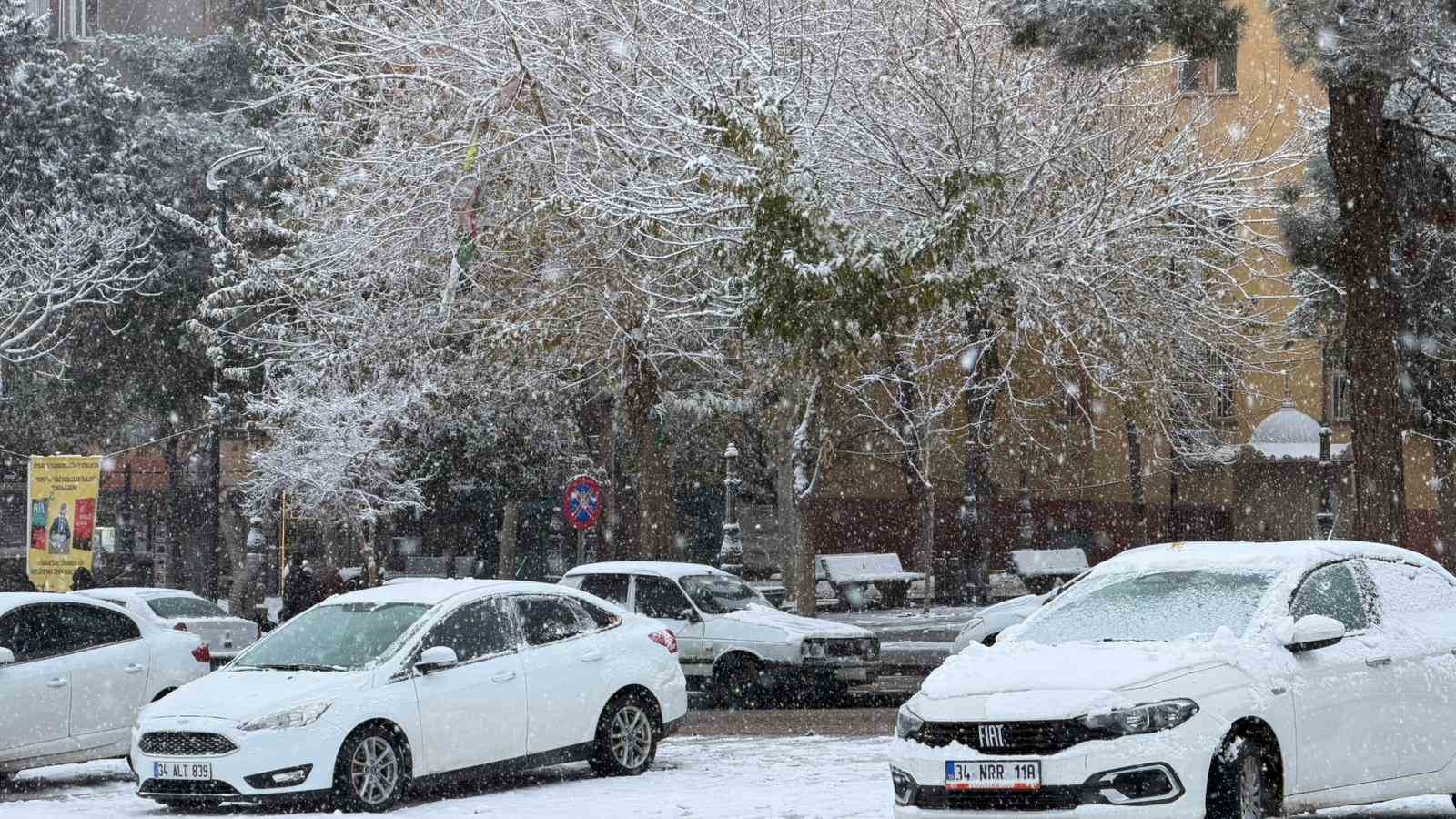 Siverek’te kar yağışı hayatı olumsuz etkiledi 6 siverekte kar yagisi hayati olumsuz etkiledi 2 hpBbWDUJ