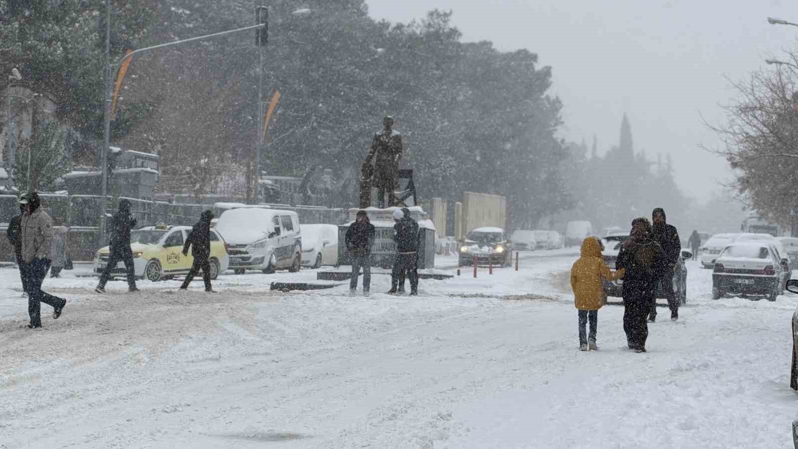 siverekte kar yagisi sonrasi kazalar pes pese geldi 0 ivmZZDpw