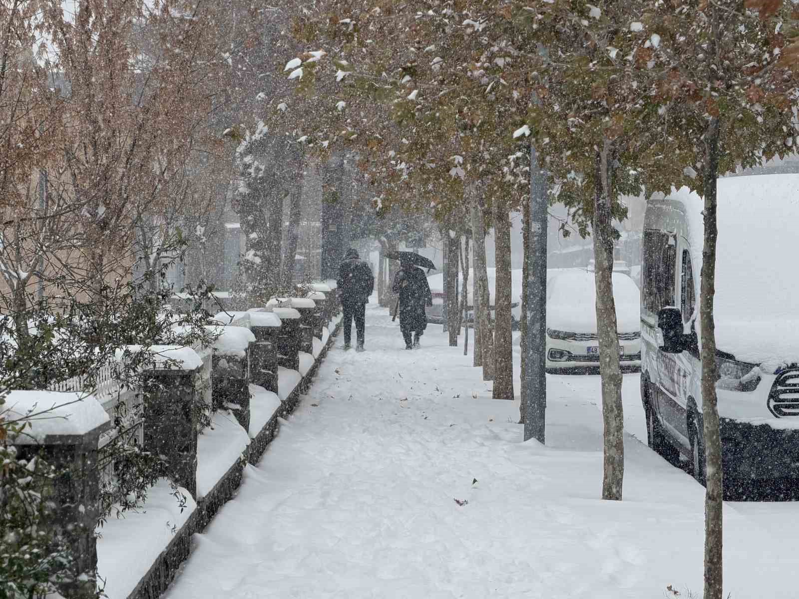 siverekte kar yagisi sonrasi kazalar pes pese geldi 3 qEIE4jMl