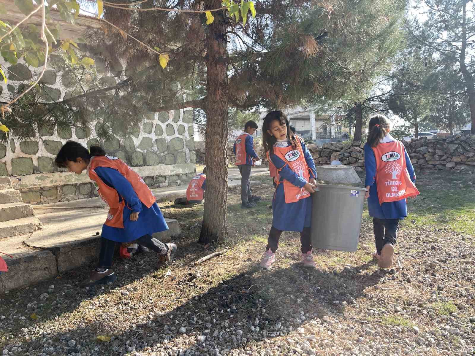 siverekte koy okulu ogrencilerine agac sevgisi ve cevre bilinci egitimi 6 Ca1YQyeO