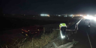 siverekte-minibus-ile-arazoz-carpisti-8-yarali-x5WGQHGO.jpg